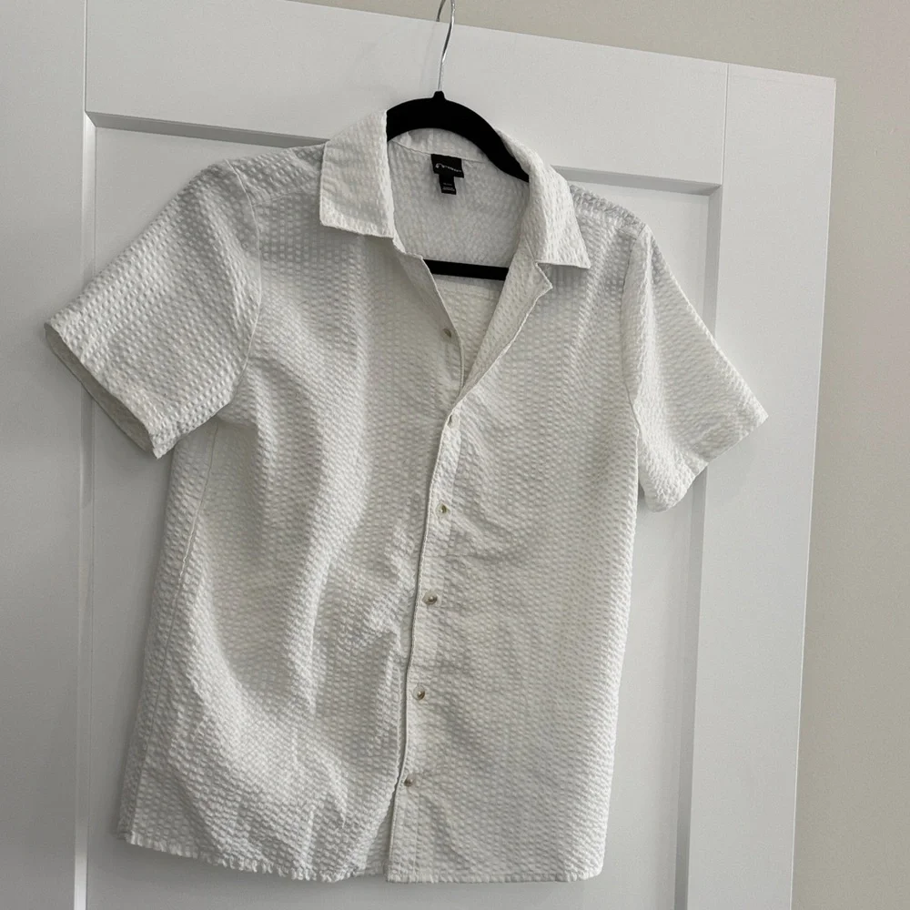 Art Class White Textured Casual Button Down Shirt - Picture 4 of 4